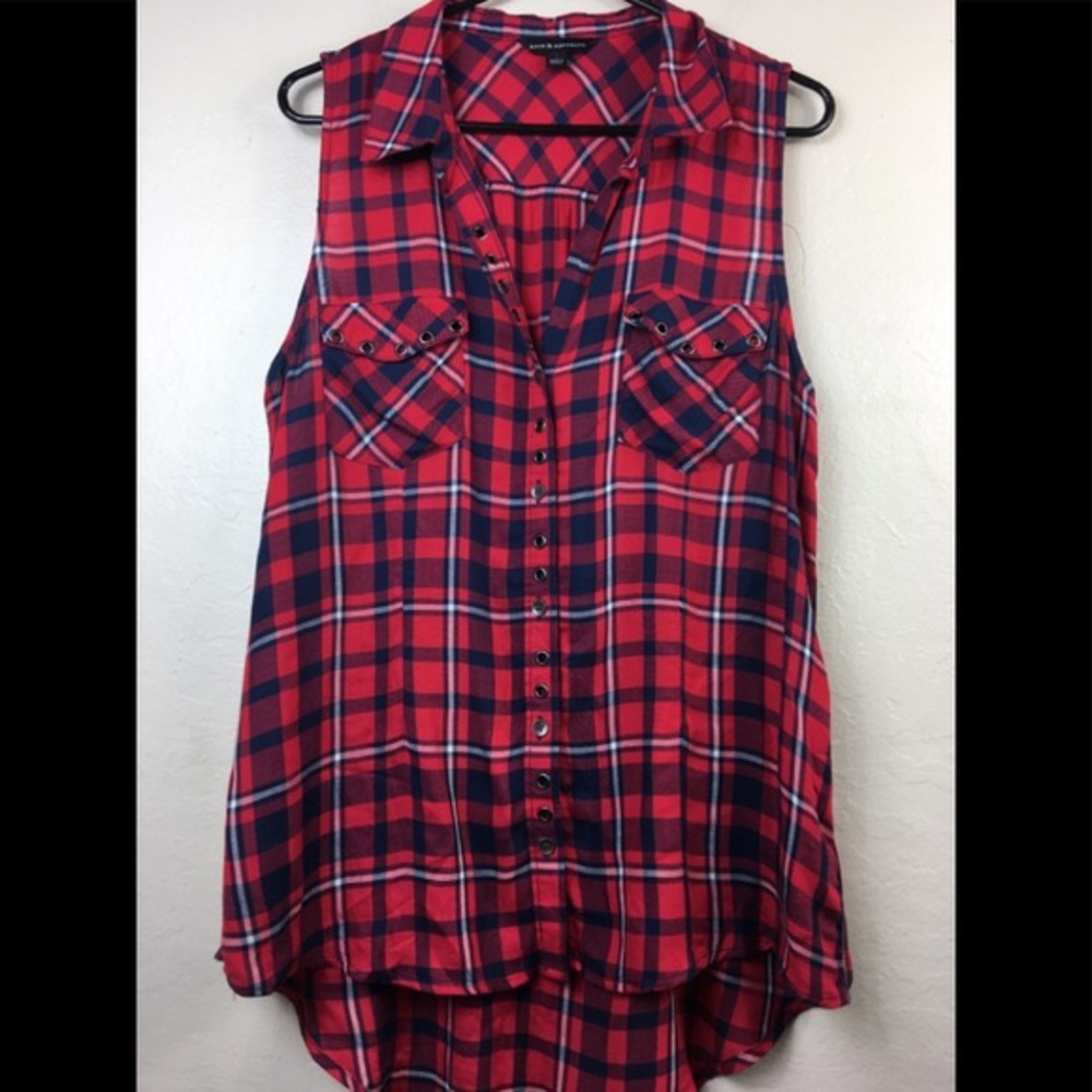 Women’s Rock & Republic sleeveless shirt red plaid